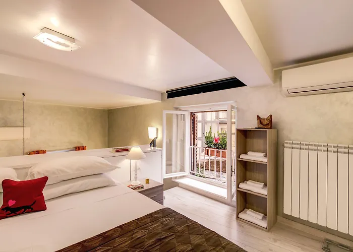 Tritone House 4* Rome