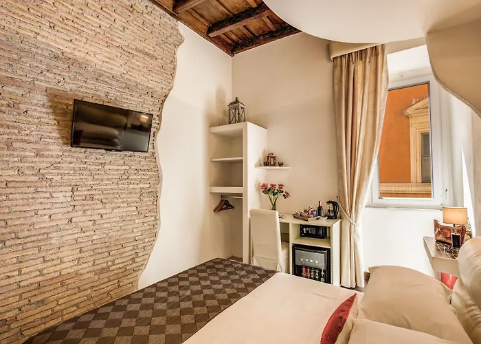 Tritone House 4* Rome