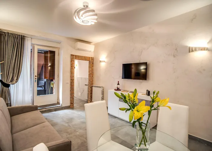 Tritone House 4* Rome